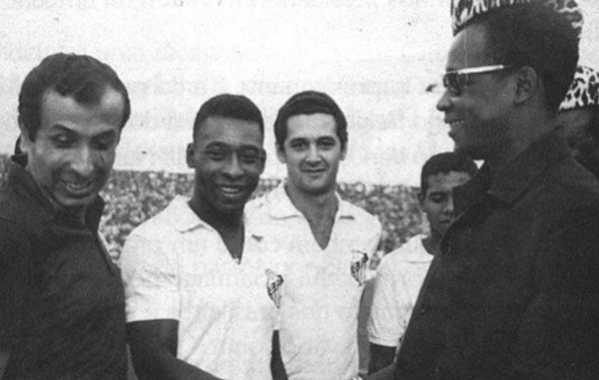 O Dia em que o Santos de Pelé Parou uma Guerra