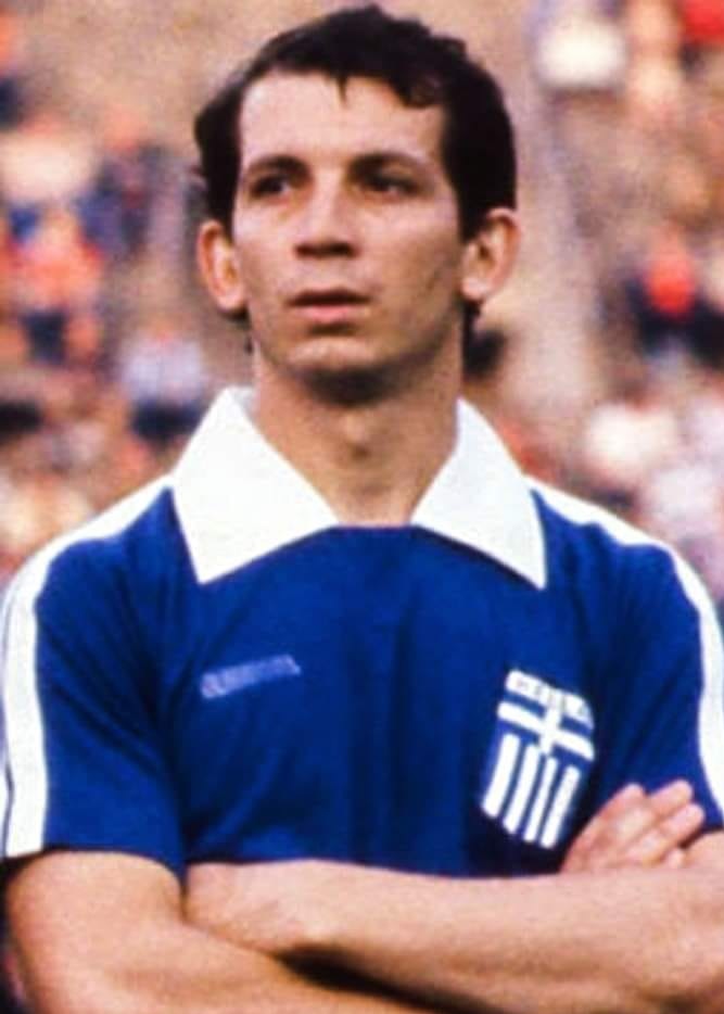 Lakis Nikolaou